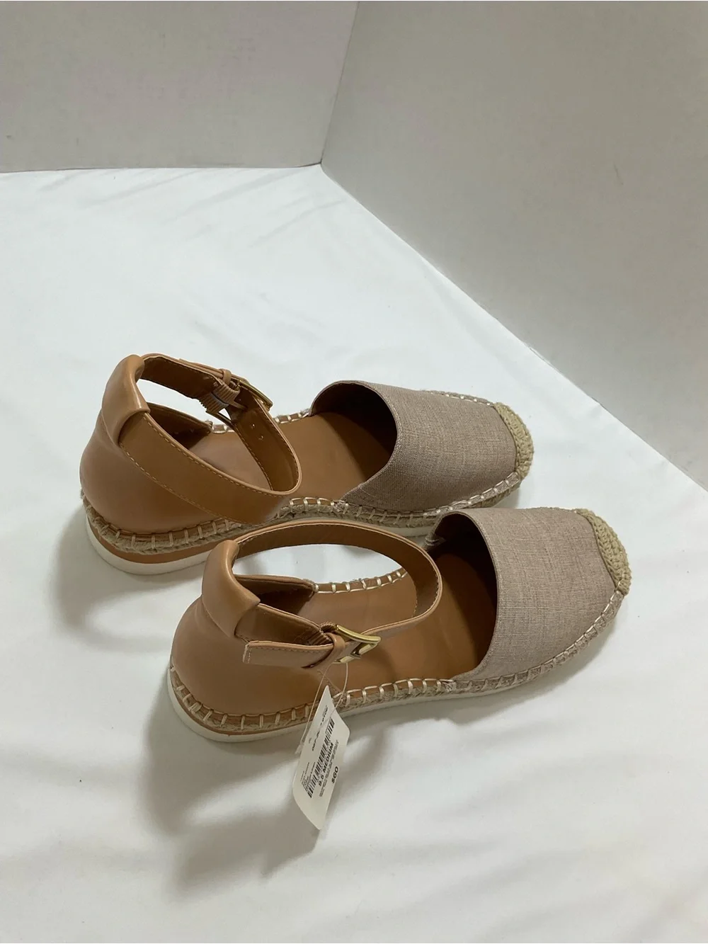 a.n.a lightweight canvas